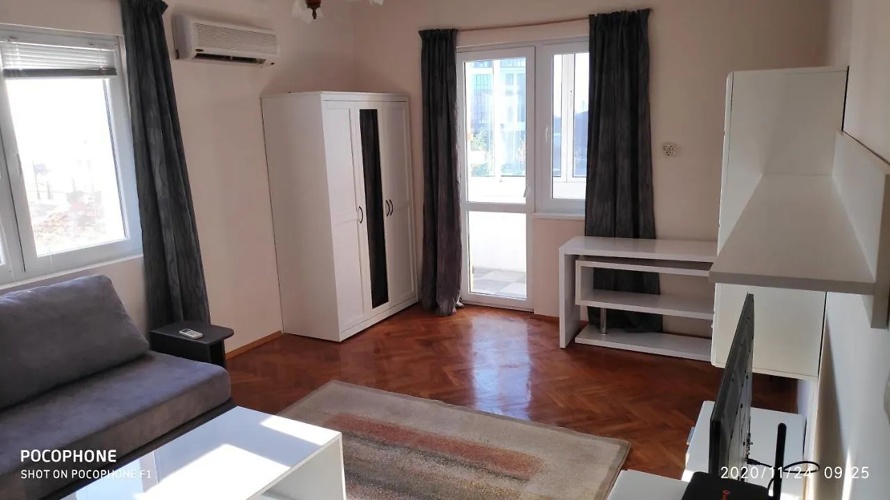 Unique Location Apartment With Parking Burgas City