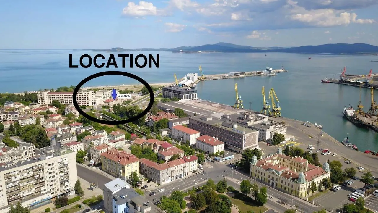 Unique Location Apartment With Parking Burgas City