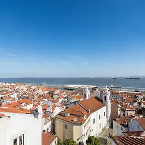 https://alfama-loft-studio-loft-apartment-w-river-view-by-lu-holidays.hotels-lisbon-portugal.com